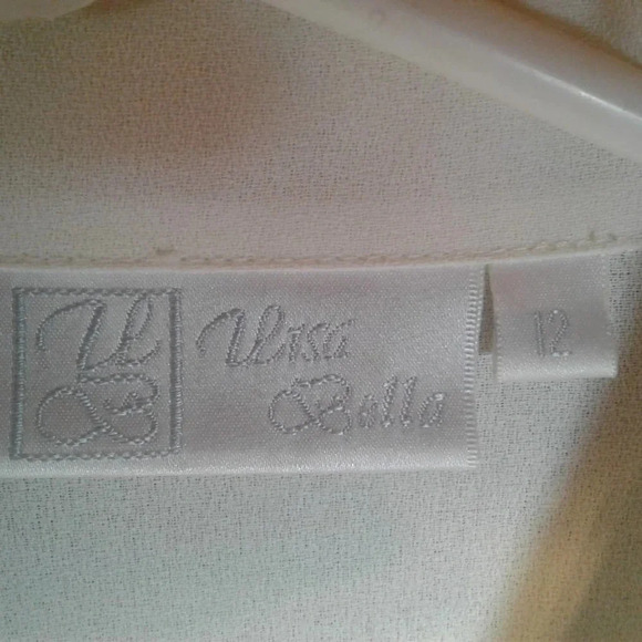 Women's Creamy White Polyester Embroidered  Blouse. Size 12 - Picture 5 of 8